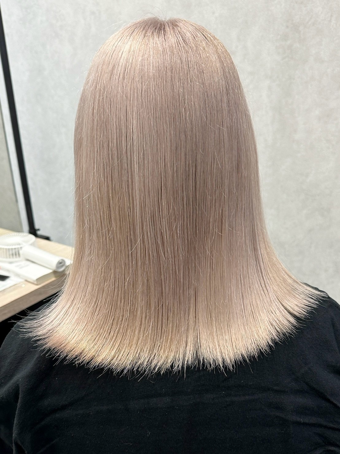BLONDE BLONDE