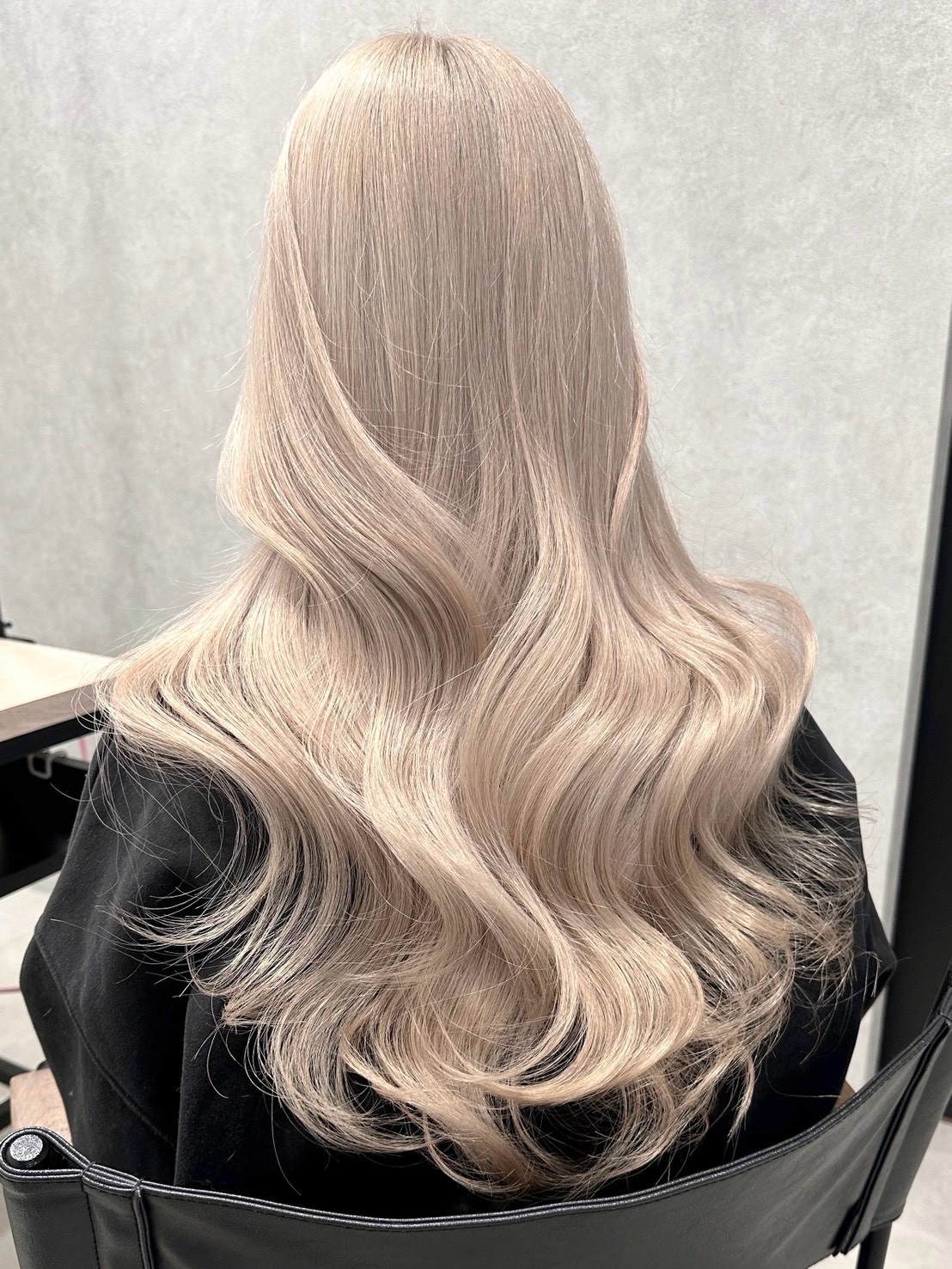 BLONDE BLONDE