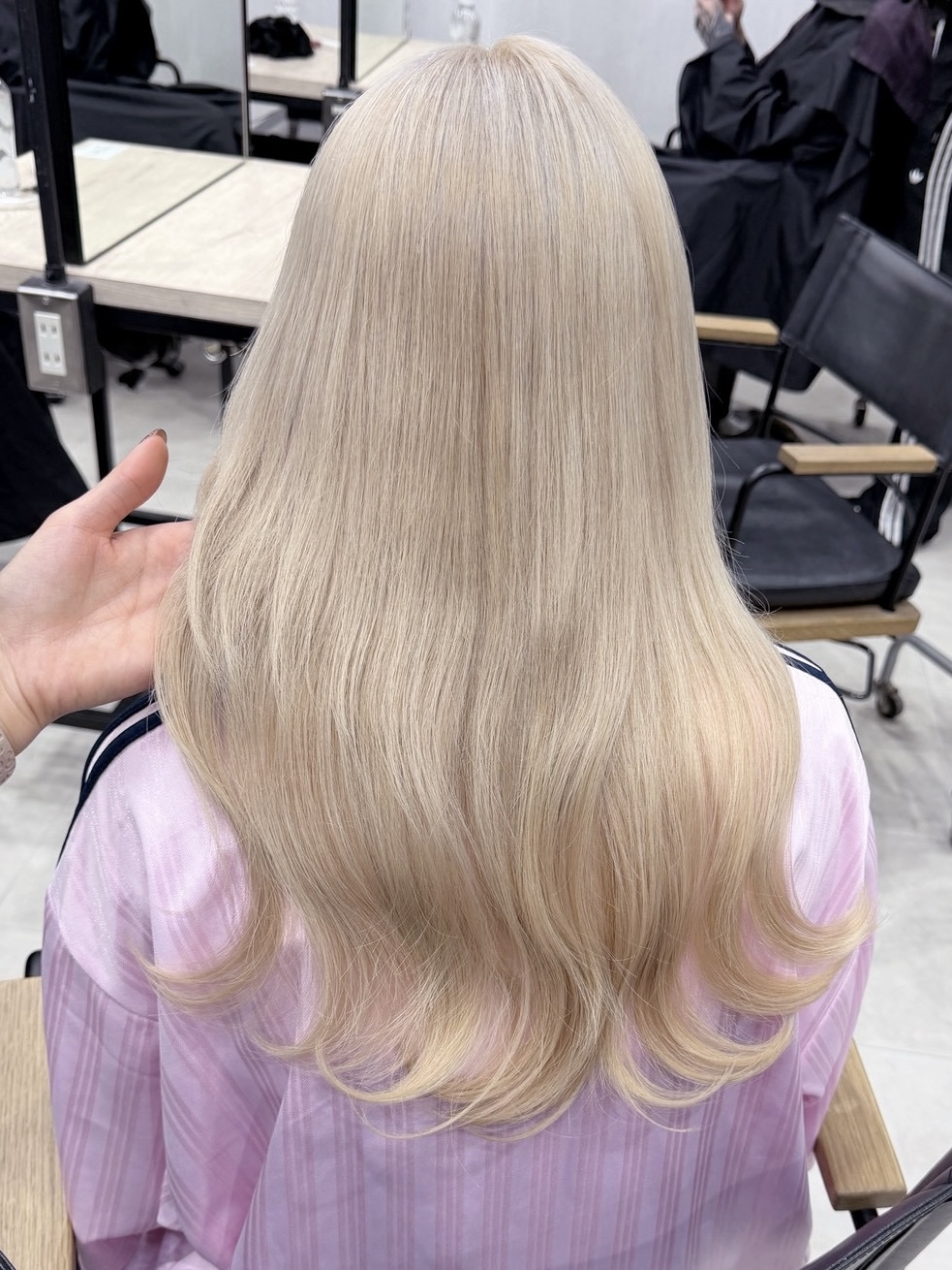 BLONDE BLONDE