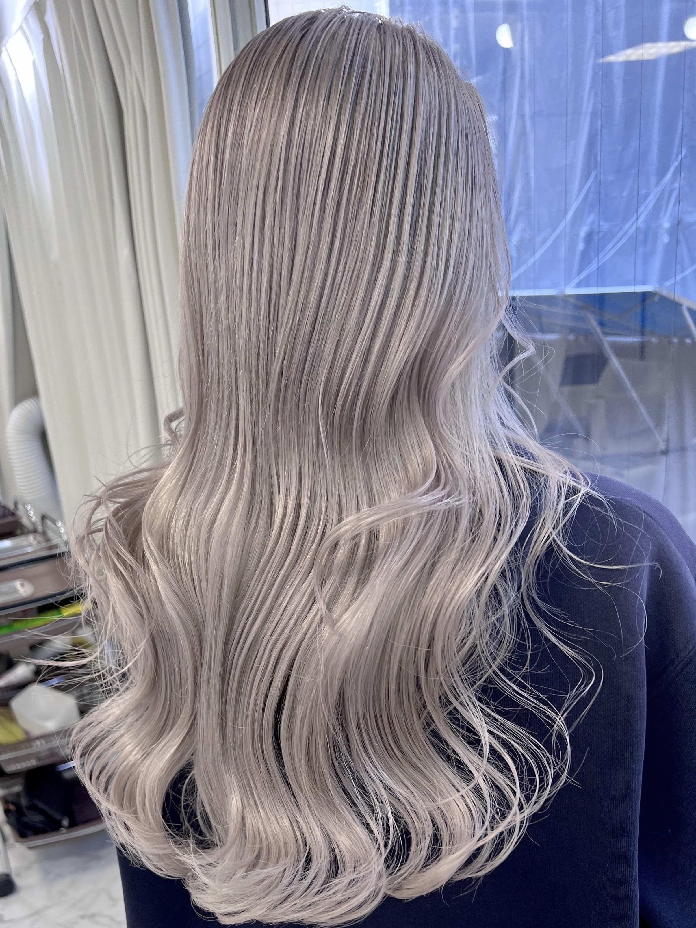 WHITE BLONDE WHITE BLONDE