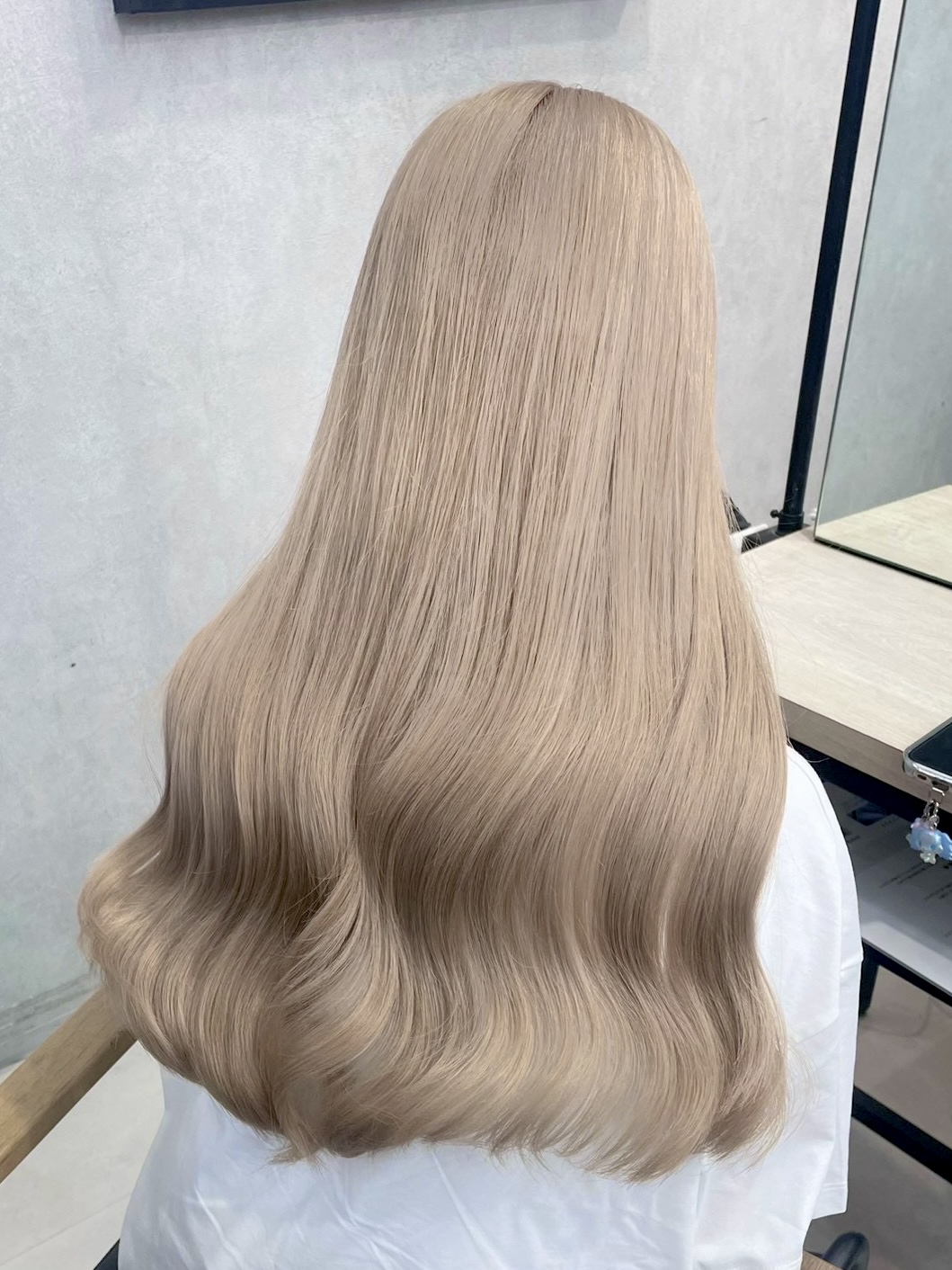BLONDE BLONDE