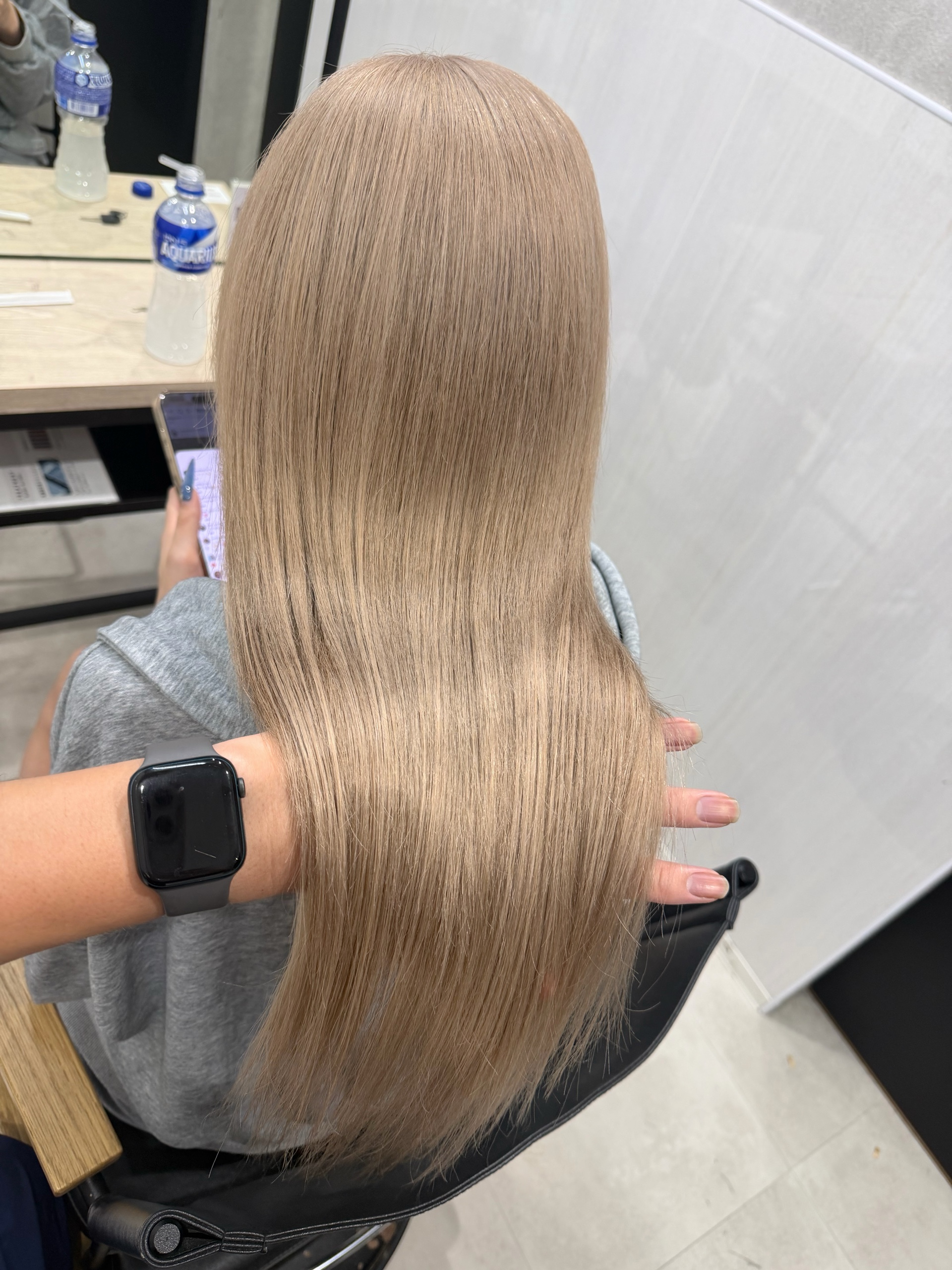 BLONDE BLONDE
