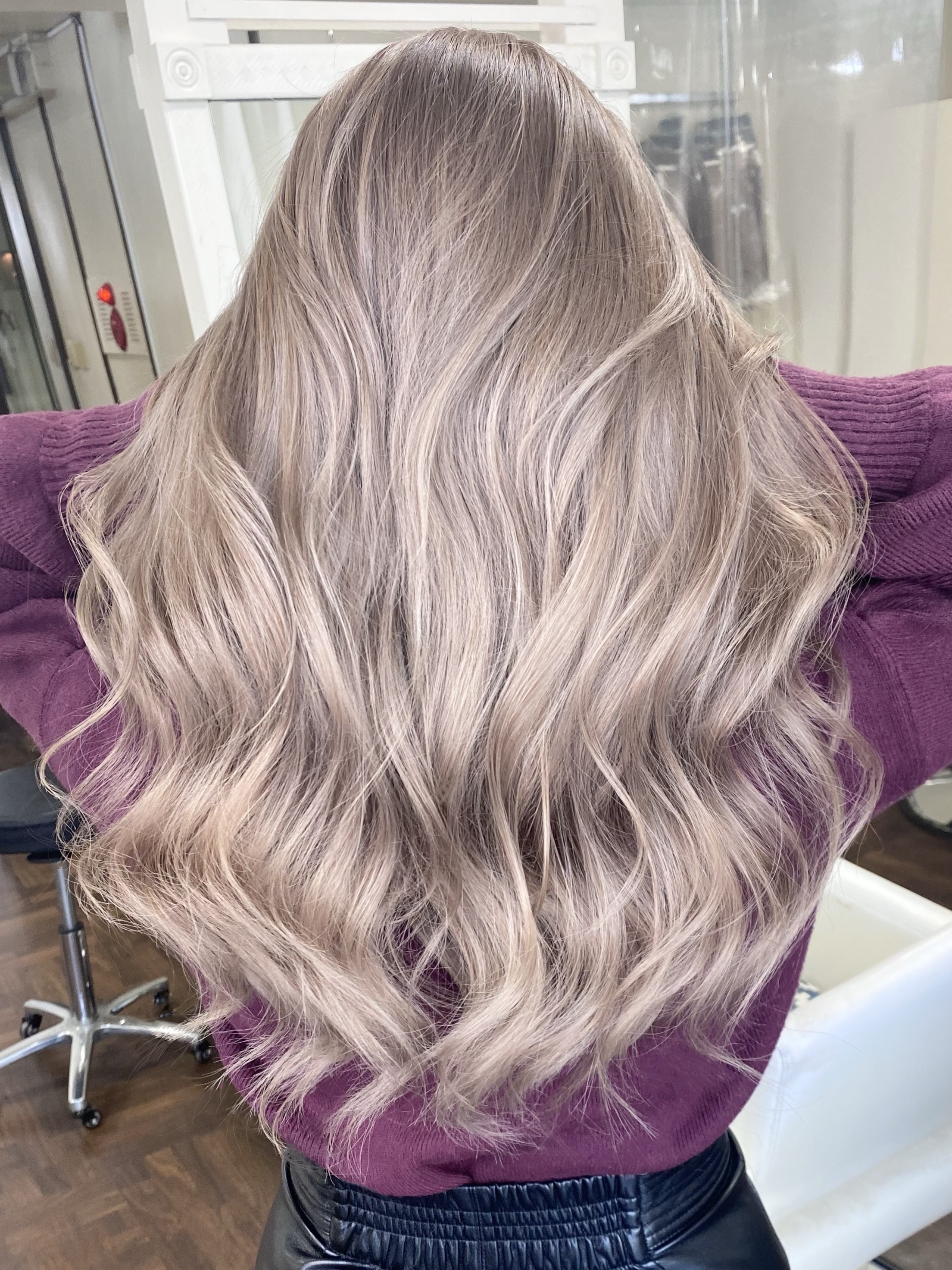 WHITE BLONDE WHITE BLONDE